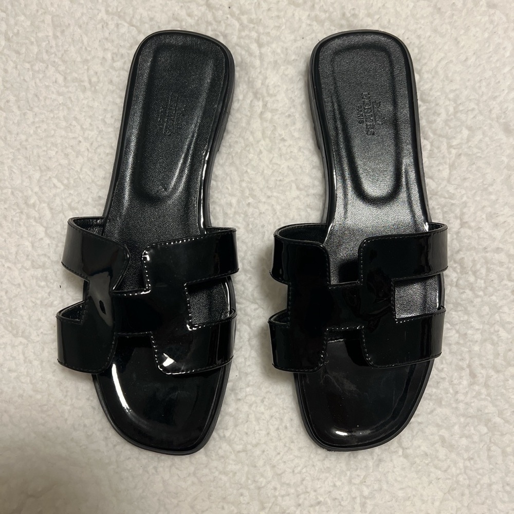 Black Shiny Flats Size 40